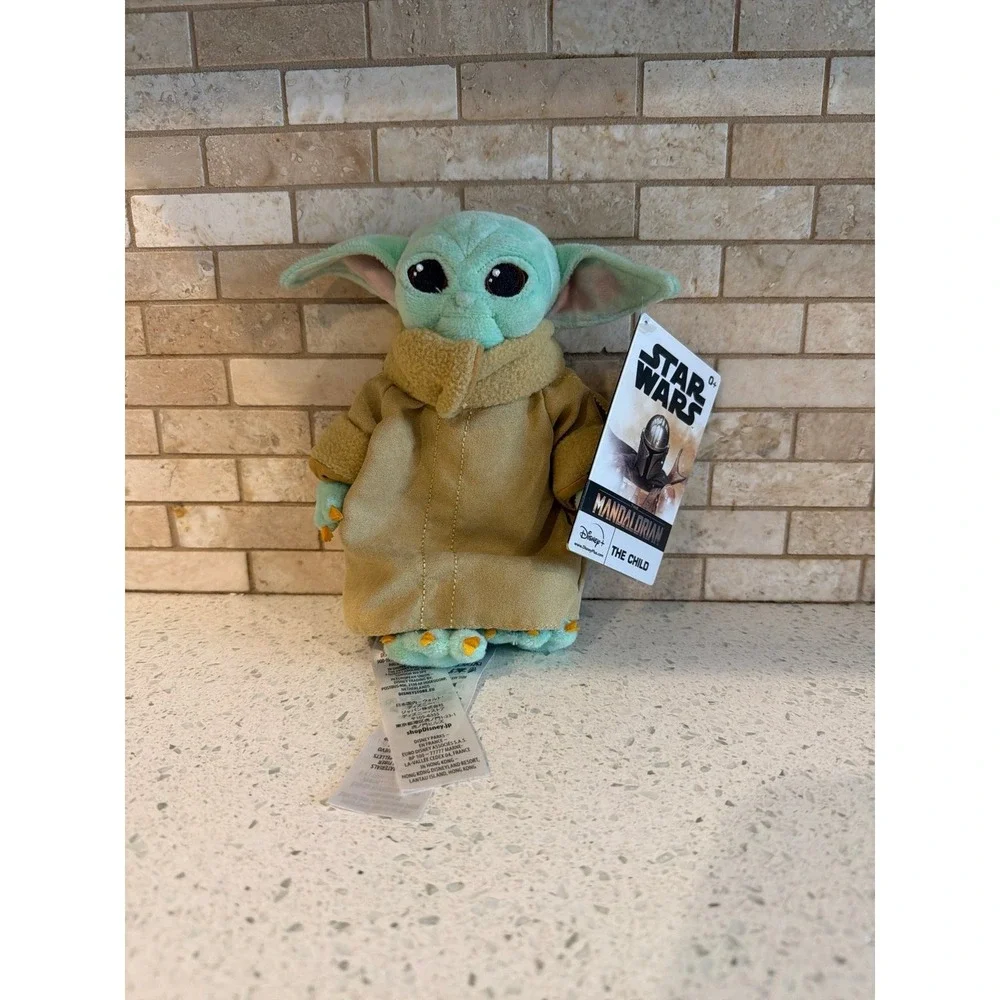 Disney Store Star Wars The Child Plush : The Mandalorian  11'' (Baby Yoda) NWT